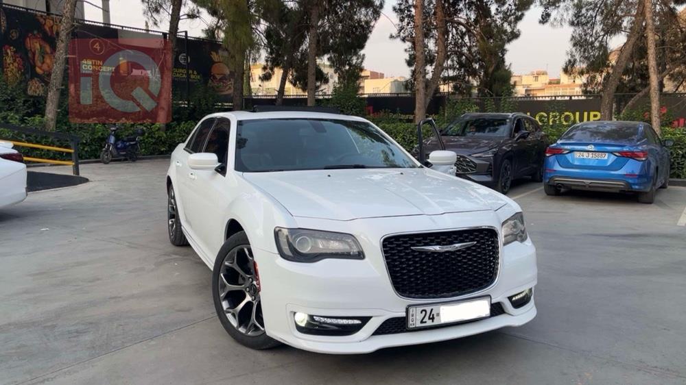 کرایسلەر 300